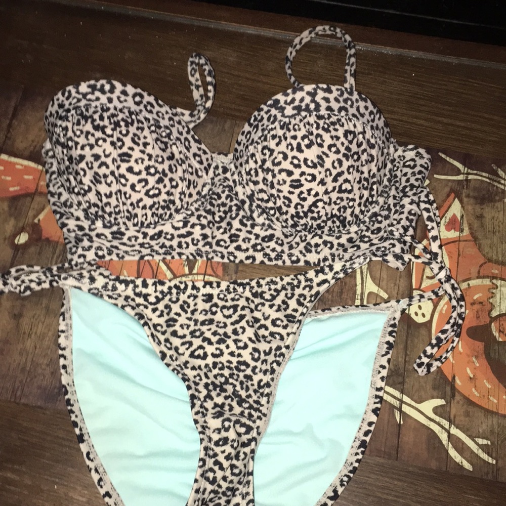 Bathing suit xs bottoms and small top